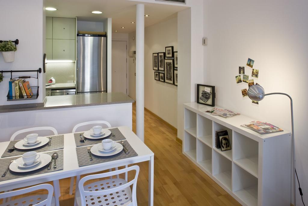 Flateli Lluria Apartment บาร์เซโลนา ห้อง รูปภาพ