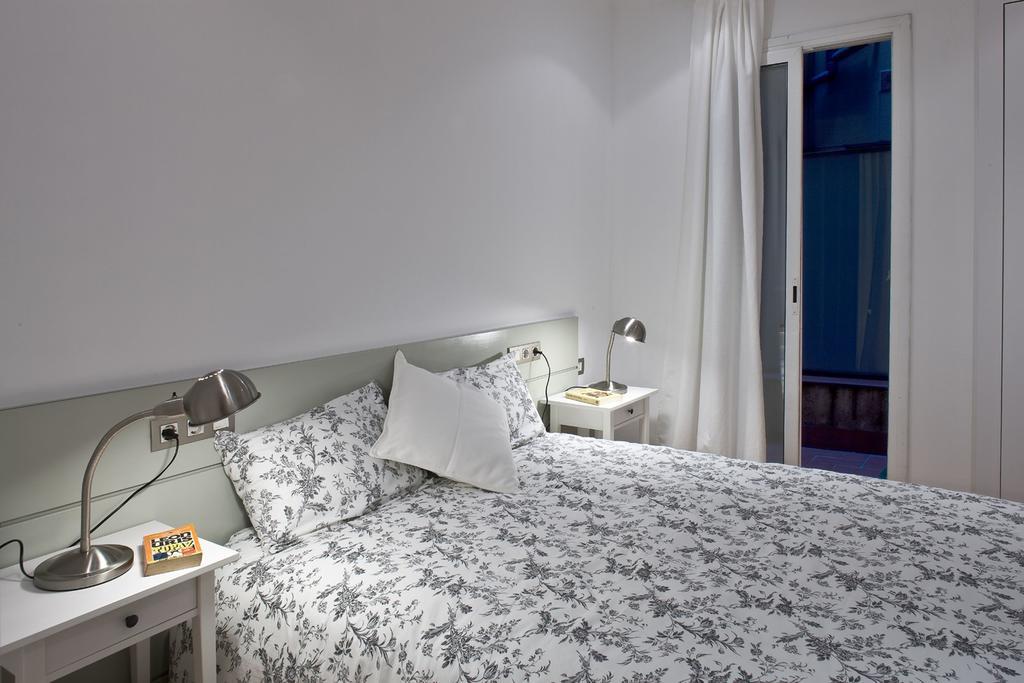 Flateli Lluria Apartment บาร์เซโลนา ห้อง รูปภาพ