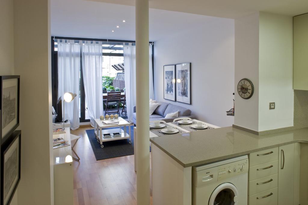 Flateli Lluria Apartment บาร์เซโลนา ห้อง รูปภาพ