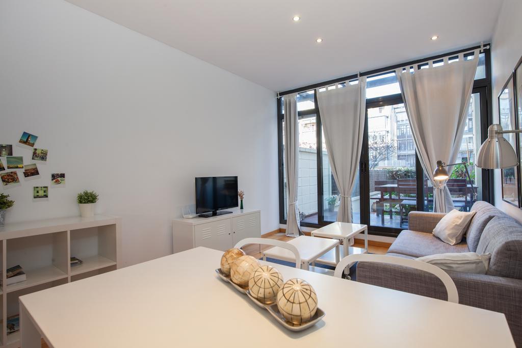 Flateli Lluria Apartment บาร์เซโลนา ภายนอก รูปภาพ