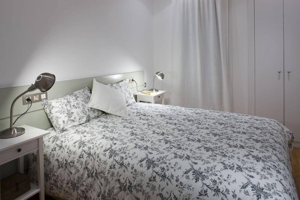 Flateli Lluria Apartment บาร์เซโลนา ภายนอก รูปภาพ